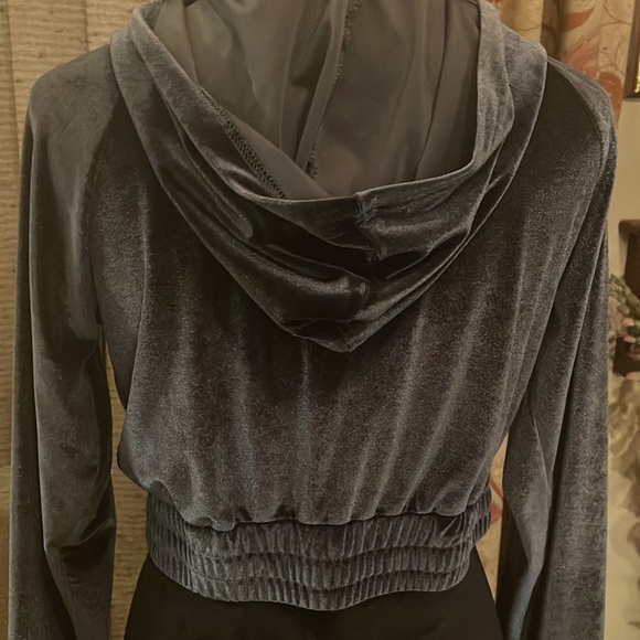 Cool Run Sweats. Color Grey. Size M. - Picture 12 of 16